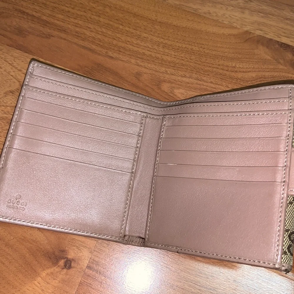 Authentic Vintage Gucci Signature Logo Canvas Wallet with Bow - Picture 13 of 16